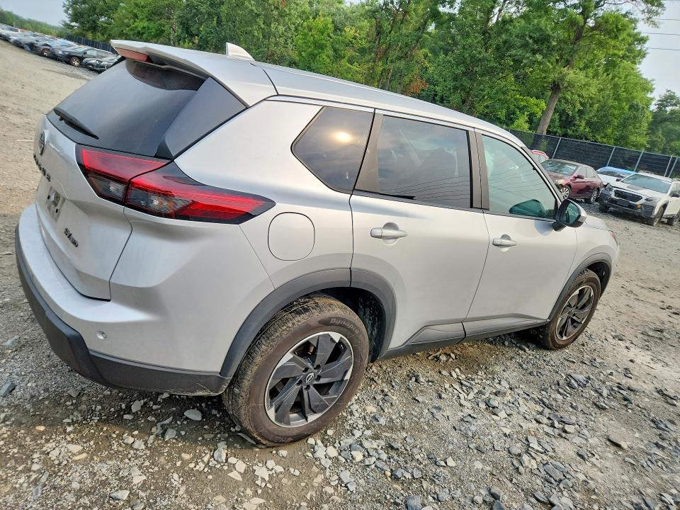 62439486 :رقم المزاد ، 5N1BT3BB3RC701607 vin ، 2024 Nissan Rogue مزاد بيع