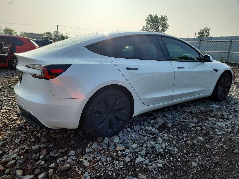 61310606 :رقم المزاد ، 5YJ3E1EA5SF980397 vin ، 2025 Tesla Model 3 مزاد بيع