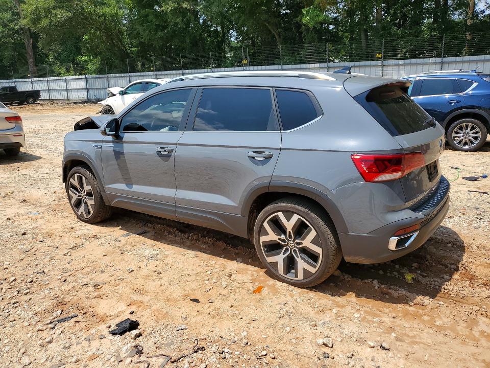 62753646 :رقم المزاد ، 3VV2X7B2XNM059400 vin ، 2022 Volkswagen Taos مزاد بيع
