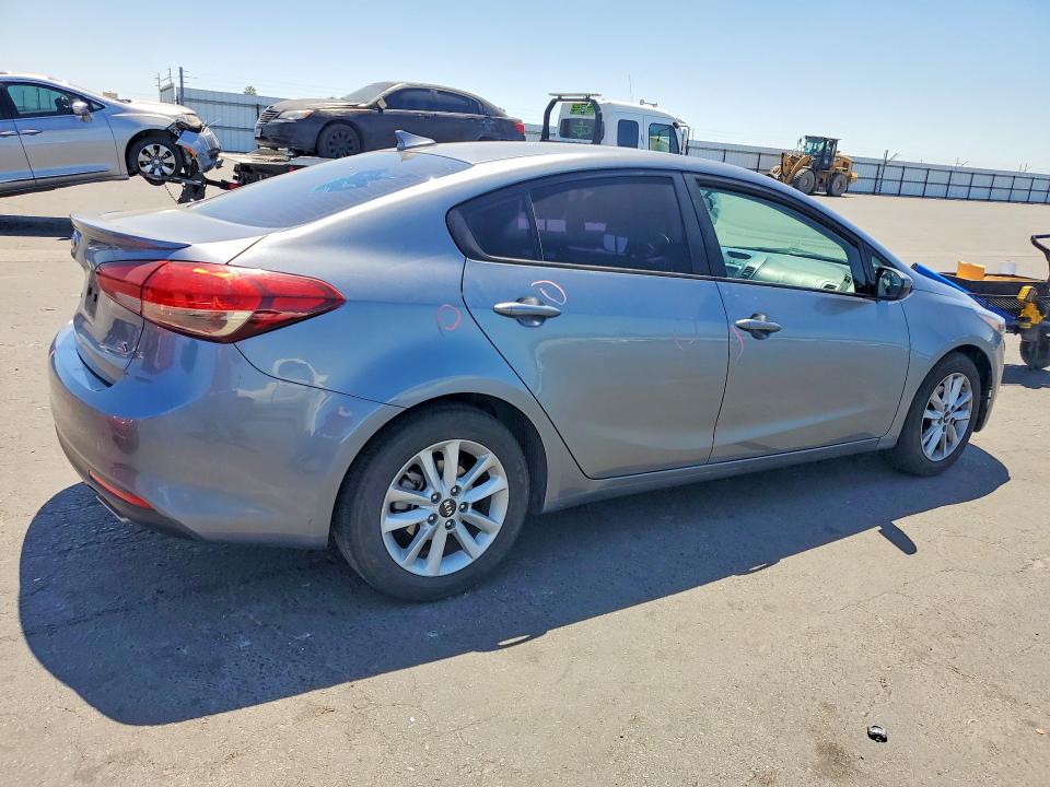 Продажа на аукционе авто 2017 Kia Forte, vin: 3KPFL4A71HE093554, номер лота: 60426666