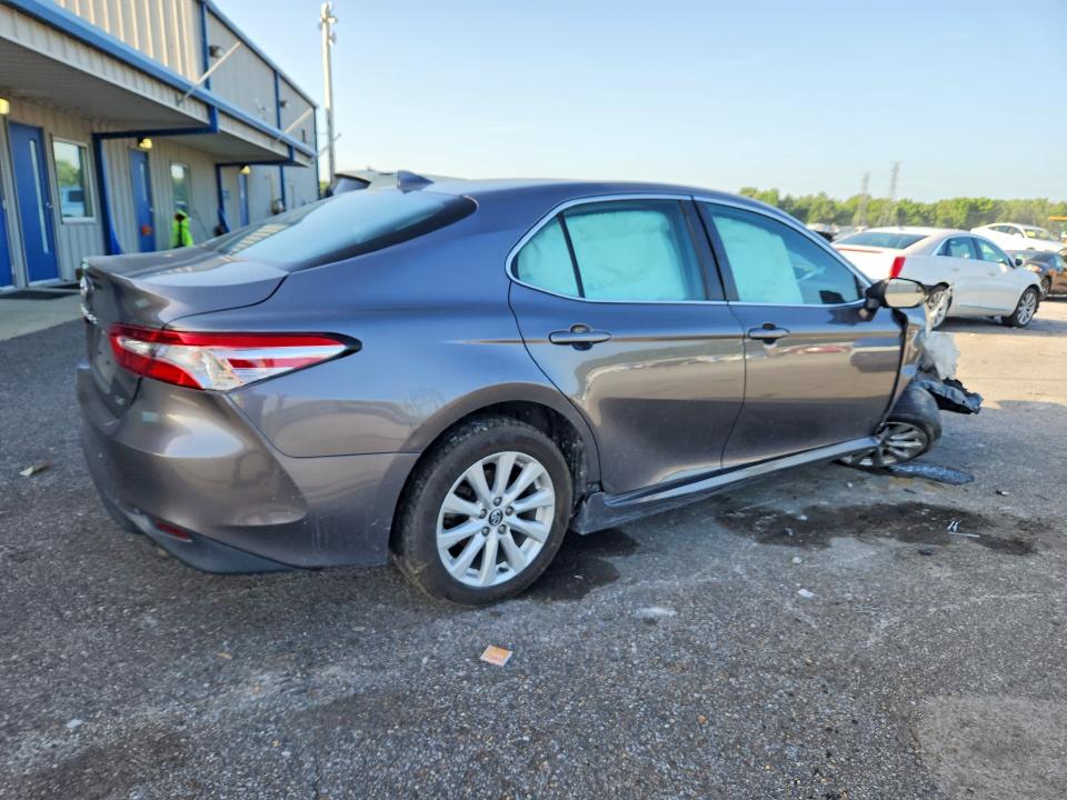 61352096 :رقم المزاد ، 4T1C11AK4LU884615 vin ، 2020 Toyota Camry مزاد بيع