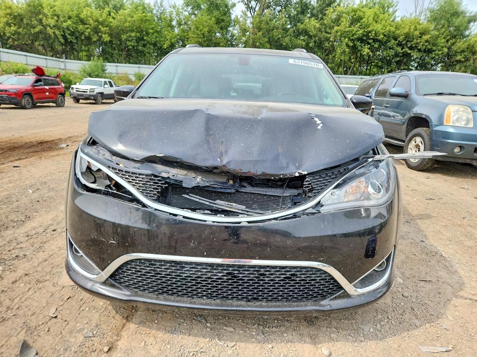 63190576 :رقم المزاد ، 2C4RC1EG9HR578335 vin ، 2017 Chrysler Pacifica مزاد بيع