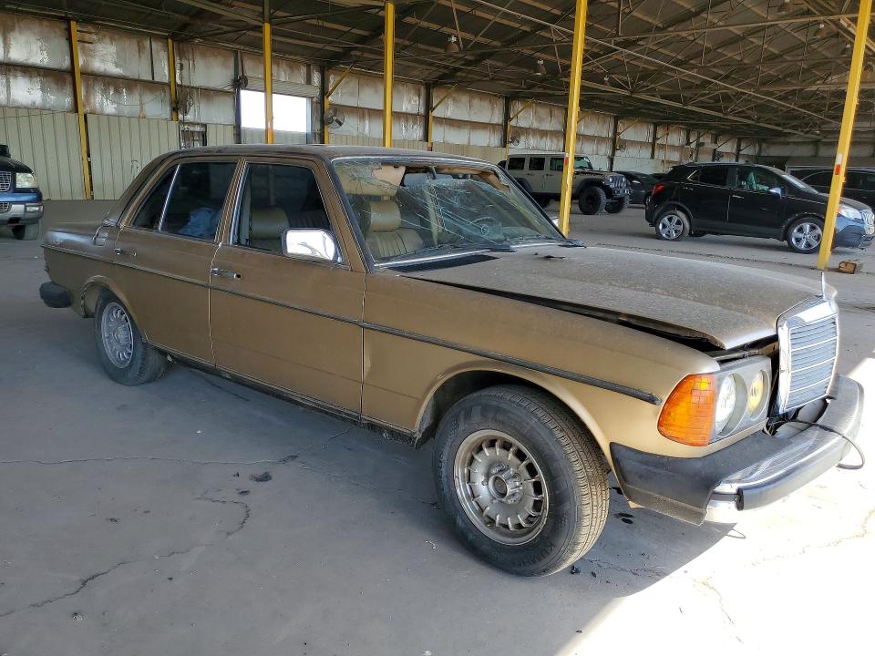 60393136 :رقم المزاد ، WDBAB33AXEA006277 vin ، 1984 Mercedes-benz 300 مزاد بيع