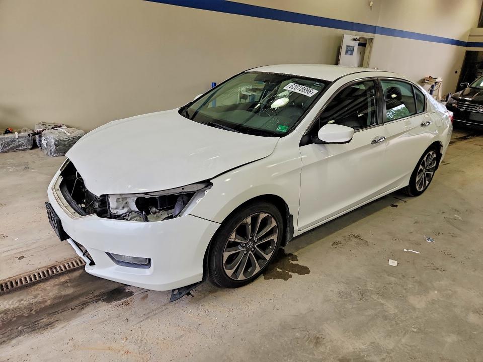 62018896 :رقم المزاد ، 1HGCR2F50FA200527 vin ، 2015 Honda Accord مزاد بيع