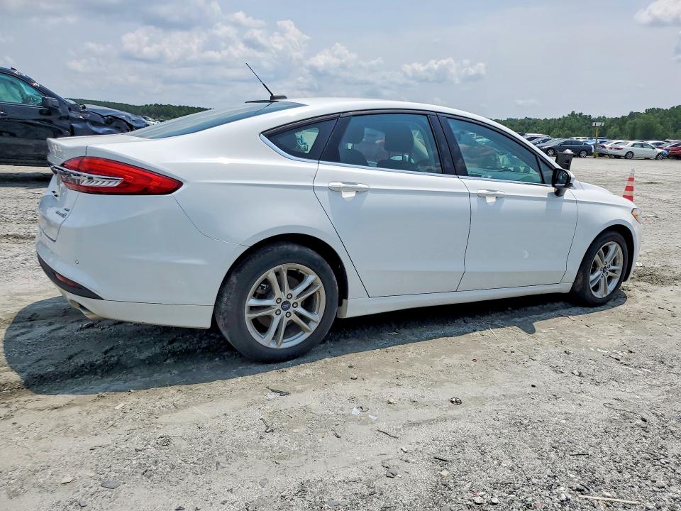 62689096 :رقم المزاد ، 3FA6P0LU4JR243189 vin ، 2018 Ford Fusion مزاد بيع