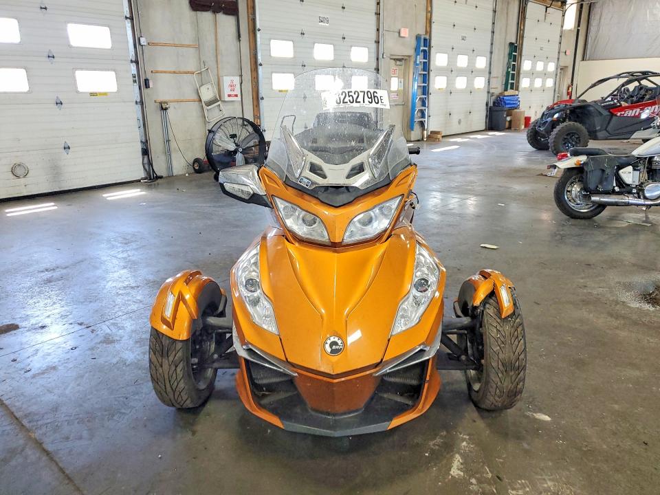 60252796 :رقم المزاد ، 2BXNBDD15EV001448 vin ، 2014 Can-am Spyder Roadster مزاد بيع