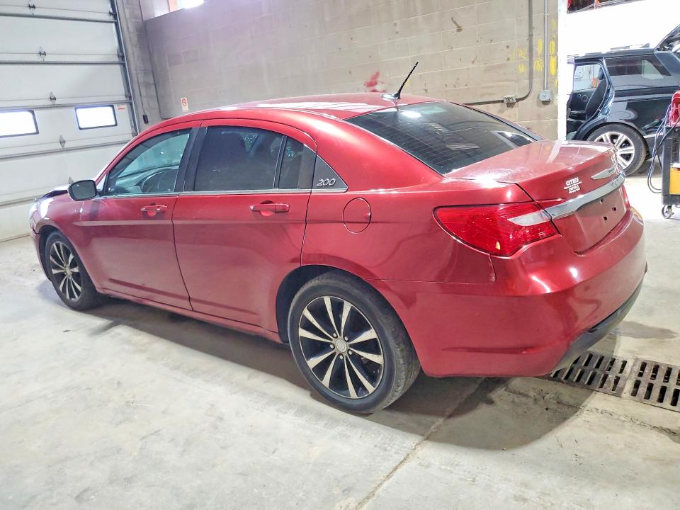 60234546 :رقم المزاد ، 1C3CCBCGXDN701733 vin ، 2013 Chrysler 200 مزاد بيع
