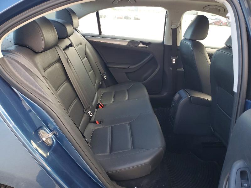 60226306 :رقم المزاد ، 3VWDB7AJ3HM261818 vin ، 2017 Volkswagen Jetta مزاد بيع