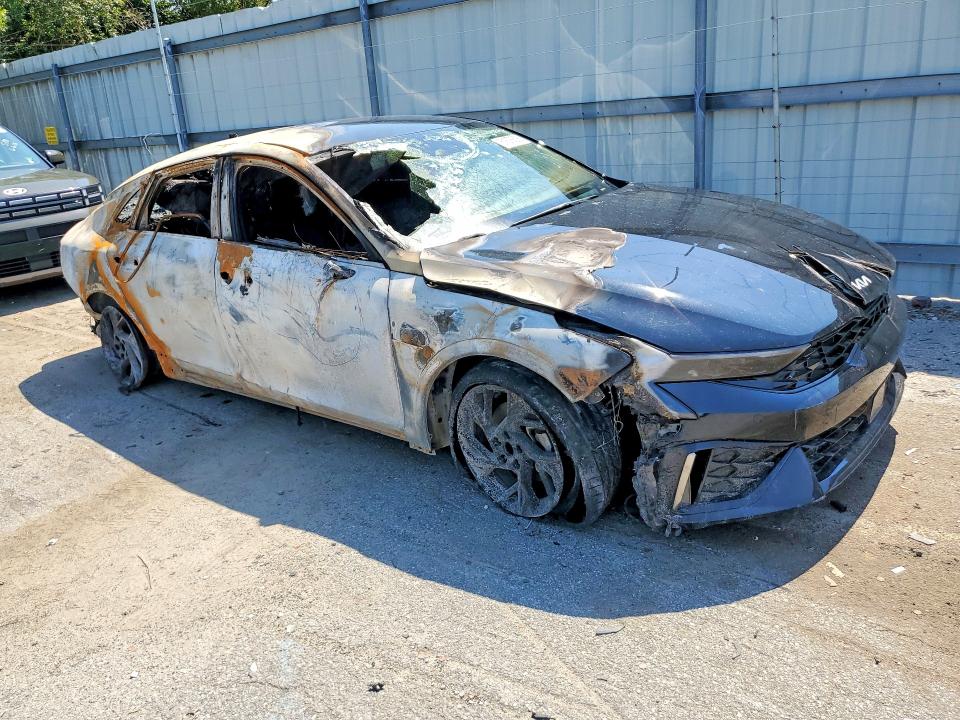 2025 Kia K5 მანქანა იყიდება აუქციონზე, vin: KNAG64J72S5369686, აუქციონის ნომერი: 61676636