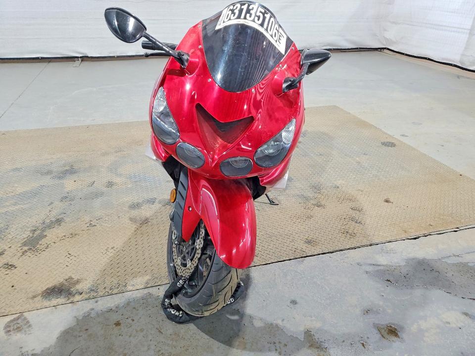 63135106 :رقم المزاد ، JKBZXNC13AA021043 vin ، 2010 Kawasaki Zx1400 مزاد بيع