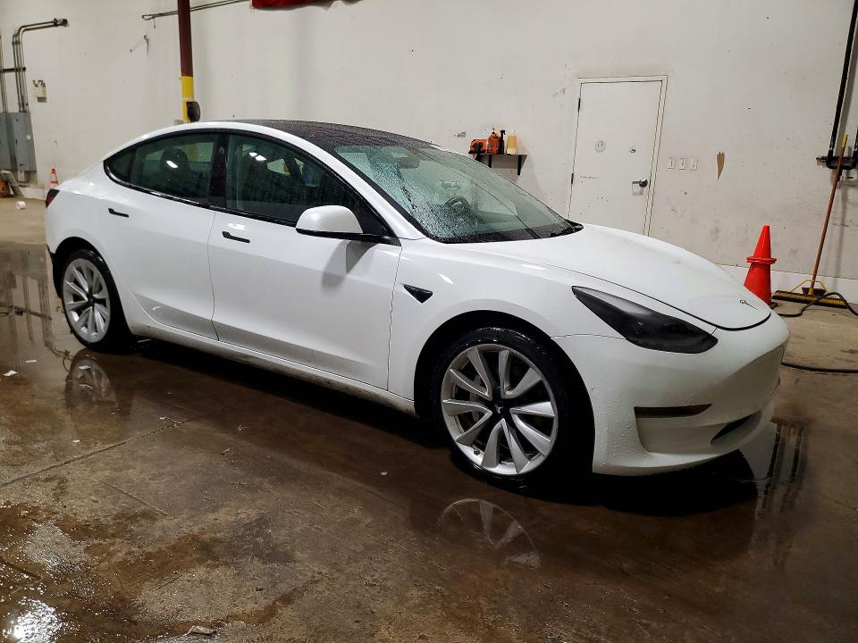 60405226 :رقم المزاد ، 5YJ3E1EA9NF371138 vin ، 2022 Tesla Model 3 مزاد بيع