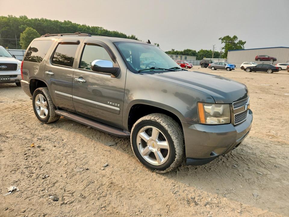 Auction sale of the 2011 Chevrolet Tahoe, vin: 1GNSKCE08BR176863, lot number: 61299666