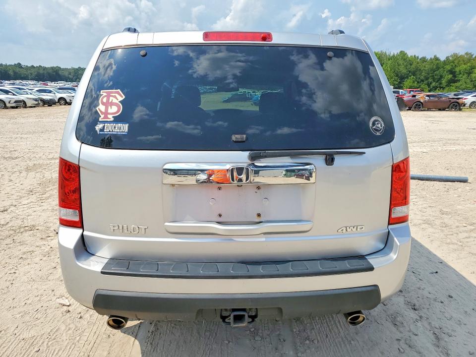 63361306 :رقم المزاد ، 5FNYF4H57BB075937 vin ، 2011 Honda Pilot مزاد بيع