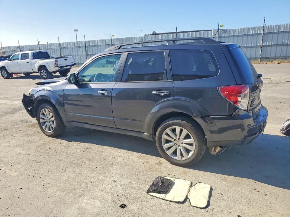 60174866 :رقم المزاد ، JF2SHAFC8CH457137 vin ، 2012 Subaru Forester مزاد بيع