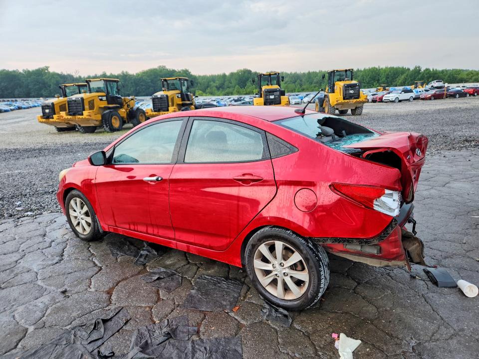 2013 Hyundai Accent მანქანა იყიდება აუქციონზე, vin: KMHCU4AE0DU275543, აუქციონის ნომერი: 62853536