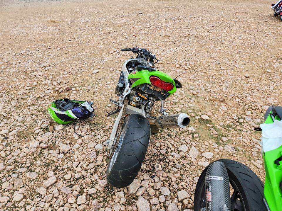 62282506 :رقم المزاد ، JKAZX2E10YA001729 vin ، 2000 Kawasaki Zx900 مزاد بيع