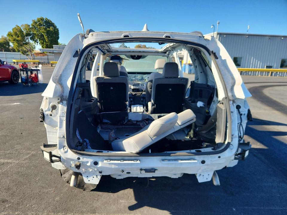 Продажа на аукционе авто 2023 Honda Pilot, vin: 5FNYG2H73PB008598, номер лота: 63369086