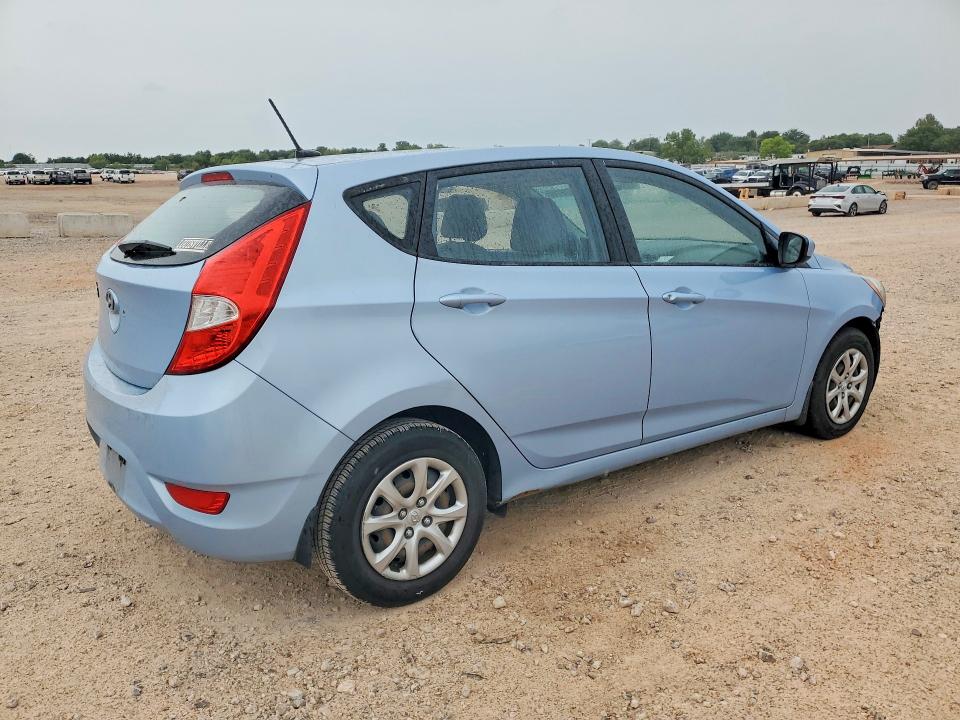 61779116 :رقم المزاد ، KMHCT5AE8EU182585 vin ، 2014 Hyundai Accent مزاد بيع