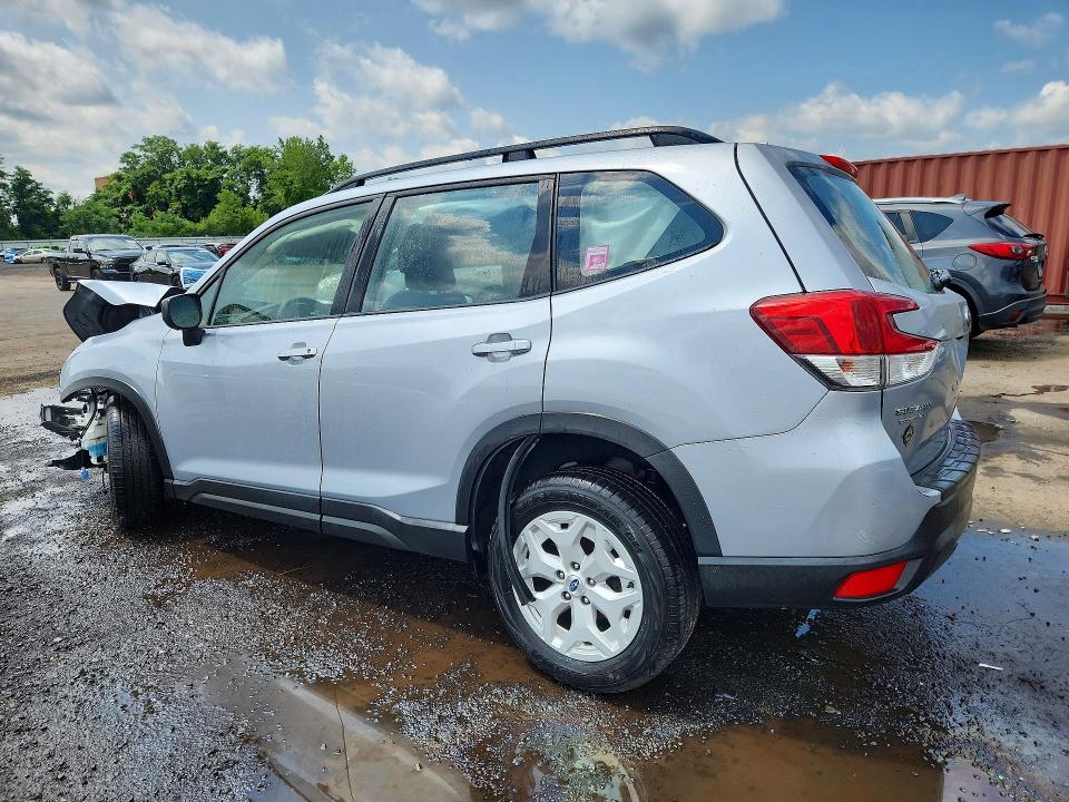 62103546 :رقم المزاد ، JF2SKADC0MH418984 vin ، 2021 Subaru Forester مزاد بيع