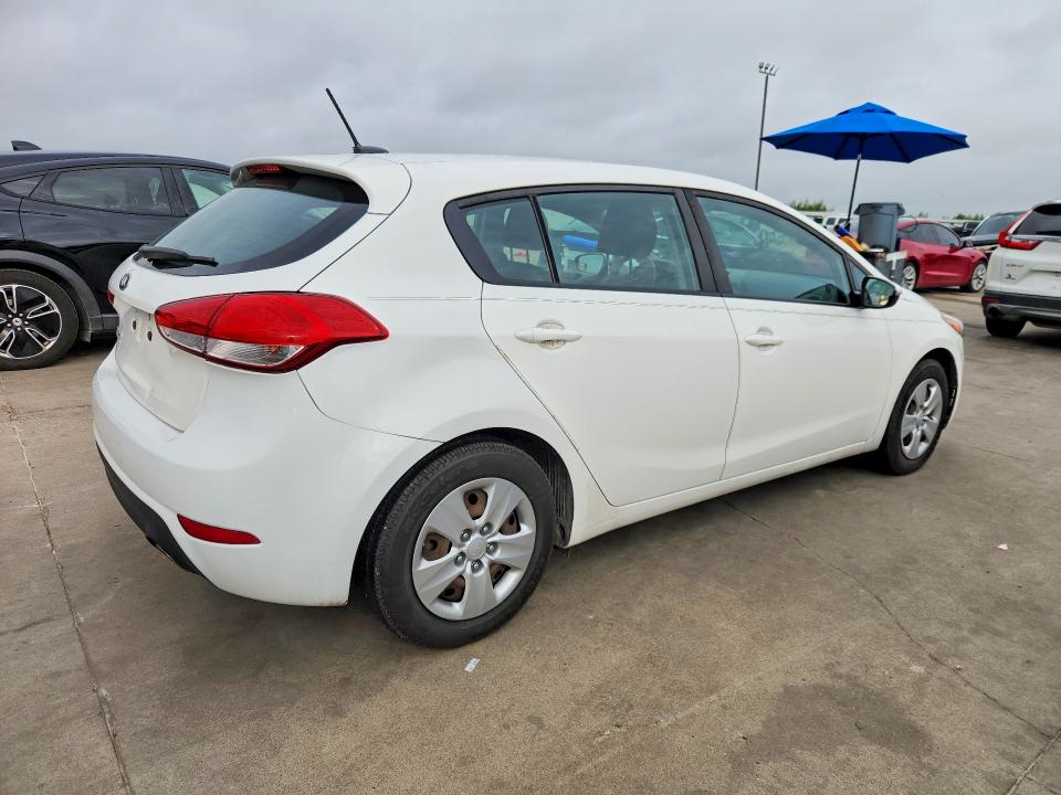 2017 Kia Forte მანქანა იყიდება აუქციონზე, vin: KNAFK5A87H5718209, აუქციონის ნომერი: 61673396
