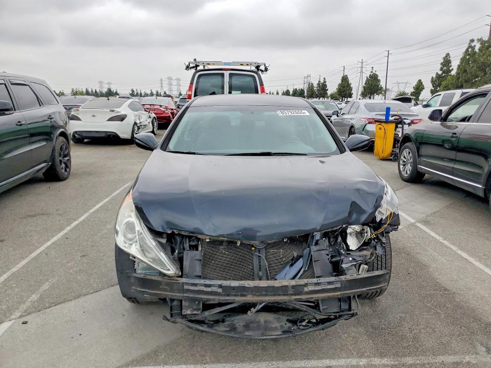 2011 Hyundai Sonata მანქანა იყიდება აუქციონზე, vin: 5NPEB4AC6BH017584, აუქციონის ნომერი: 85792655