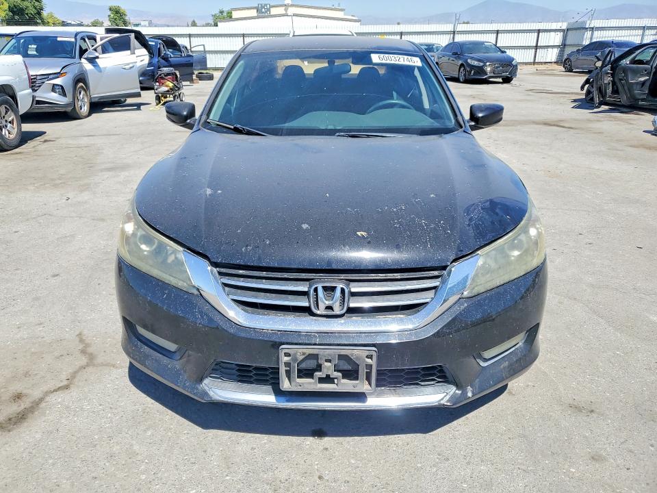 60032746 :رقم المزاد ، 1HGCR2F53FA102608 vin ، 2015 Honda Accord مزاد بيع