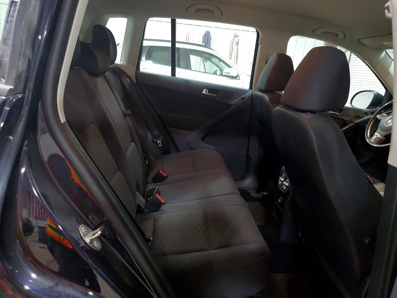 61885996 :رقم المزاد ، WVGBV7AX5HK051262 vin ، 2017 Volkswagen Tiguan مزاد بيع