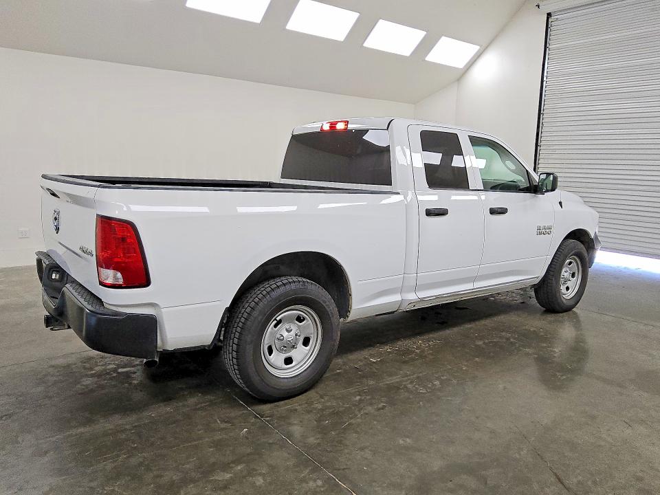 59533666 :رقم المزاد ، 1C6RR7FG1JS303392 vin ، 2018 Ram 1500 مزاد بيع