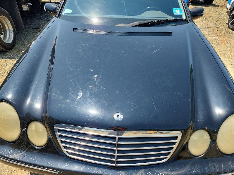2002 Mercedes-benz E მანქანა იყიდება აუქციონზე, vin: WDBJF65J52B422570, აუქციონის ნომერი: 60815176
