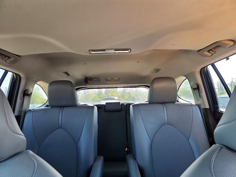 Auction sale of the 2022 Toyota Highlander, vin: 5TDDZRBH8NS567723, lot number: 63339676