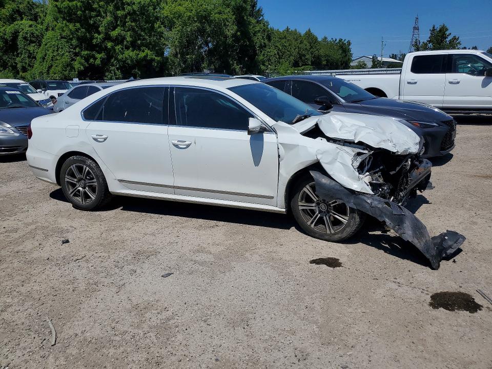 63314246 :رقم المزاد ، 1VWBT7A39HC085087 vin ، 2017 Volkswagen Passat مزاد بيع