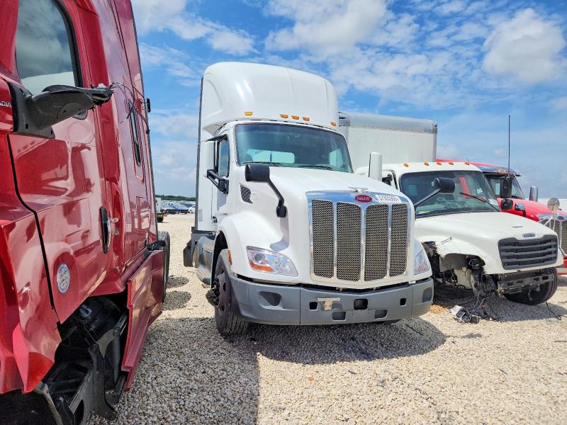 57905966 :رقم المزاد ، 1XPBA48X9JD477436 vin ، 2018 Peterbilt 579 مزاد بيع
