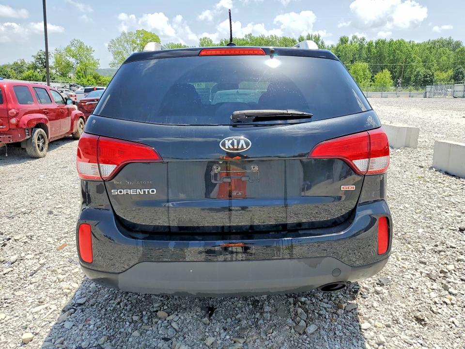 58751106 :رقم المزاد ، 5XYKT4A60FG640237 vin ، 2015 Kia Sorento مزاد بيع