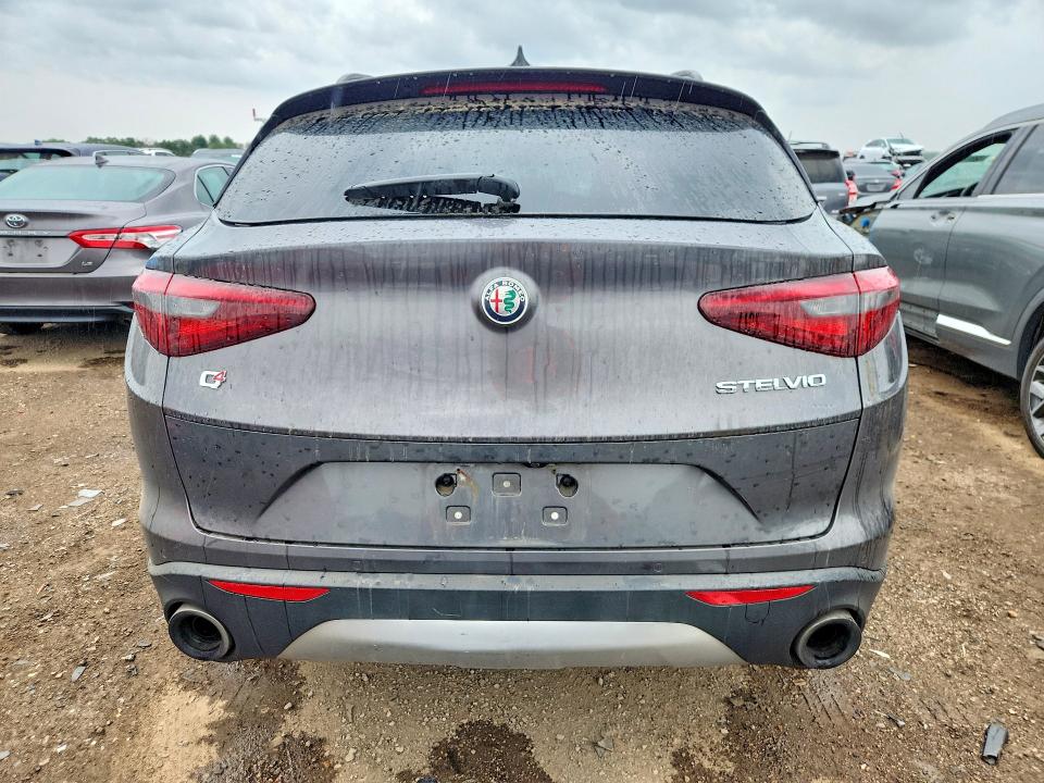 63343696 :رقم المزاد ، ZASFAKPN0J7C21117 vin ، 2018 Alfa Romeo Stelvio مزاد بيع