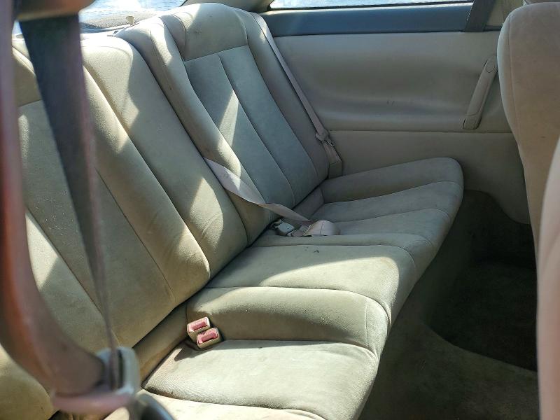 61362636 :رقم المزاد ، 2T1CE22P62C004793 vin ، 2002 Toyota Camry Solara مزاد بيع