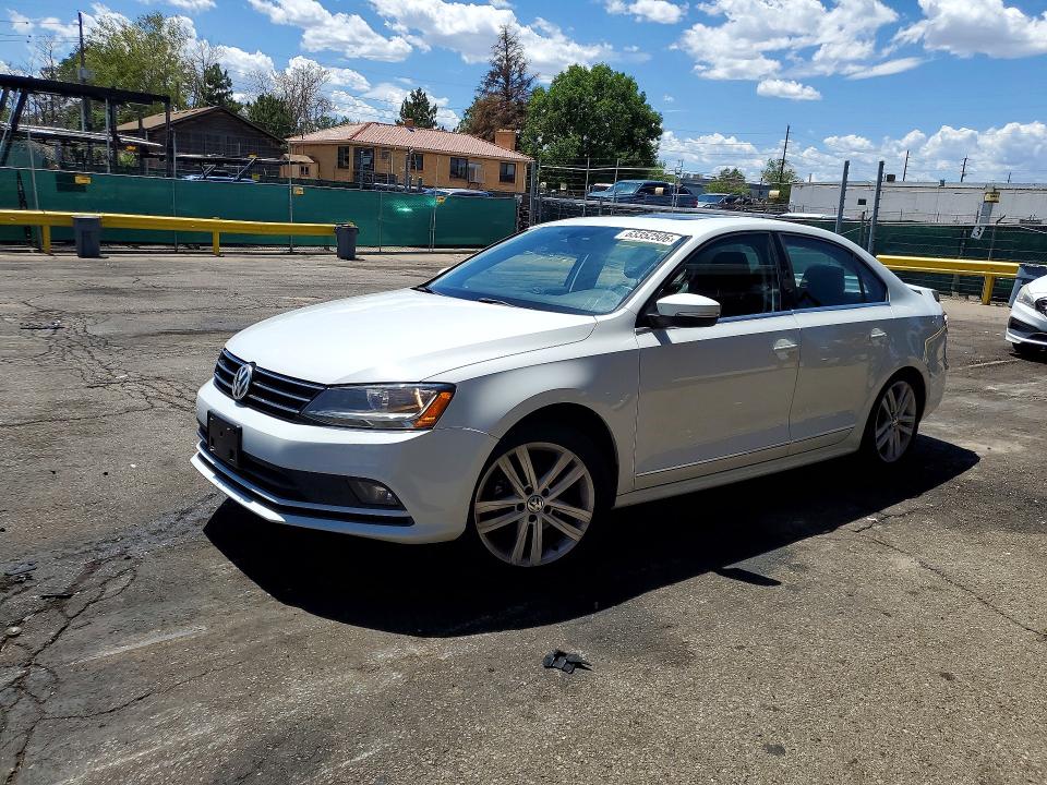 63352506 :رقم المزاد ، 3VWL17AJ0HM211313 vin ، 2017 Volkswagen Jetta مزاد بيع