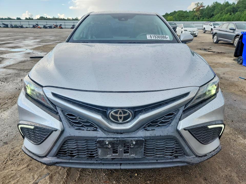 2024 Toyota Camry მანქანა იყიდება აუქციონზე, vin: 4T1G11AK9RU863284, აუქციონის ნომერი: 61936986