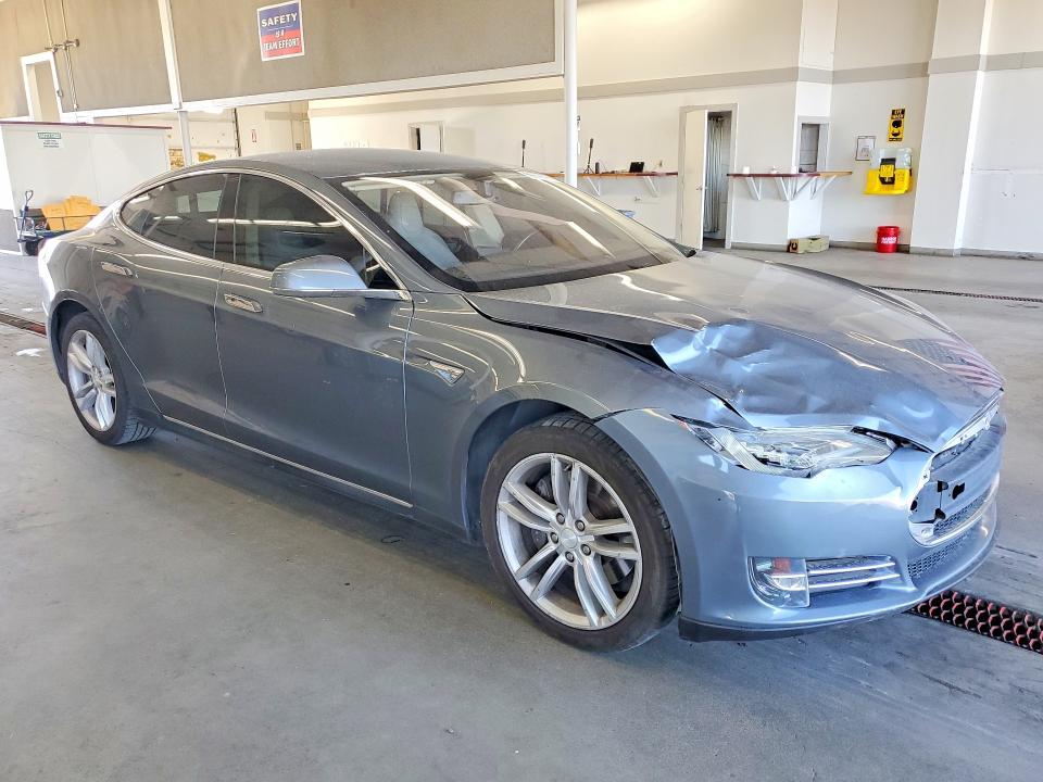 59716756 :رقم المزاد ، 5YJSA1CN8DFP26294 vin ، 2013 Tesla Model S مزاد بيع