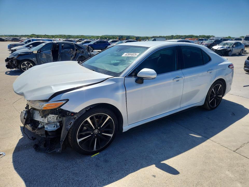 62804826 :رقم المزاد ، 4T1K61AKXLU935628 vin ، 2020 Toyota Camry مزاد بيع