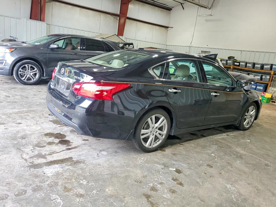 2017 Nissan Altima მანქანა იყიდება აუქციონზე, vin: 1N4BL3AP2HC280498, აუქციონის ნომერი: 62238146