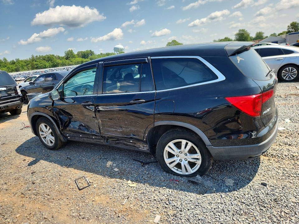 61393236 :رقم المزاد ، 5FNYF6H11JB035618 vin ، 2018 Honda Pilot مزاد بيع