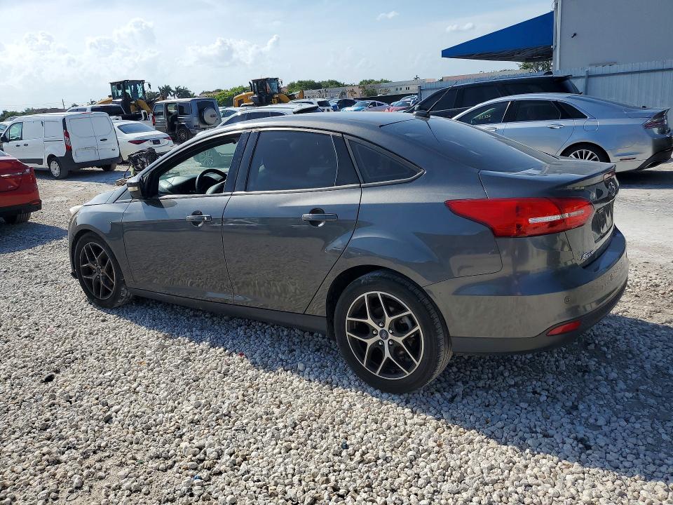 61964836 :رقم المزاد ، 1FADP3H28JL215541 vin ، 2018 Ford Focus مزاد بيع