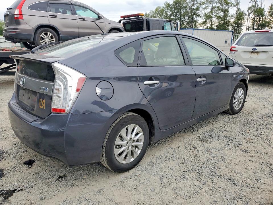 2015 Toyota Prius Plug-in Hybrid მანქანა იყიდება აუქციონზე, vin: JTDKN3DP7F3069309, აუქციონის ნომერი: 61025636