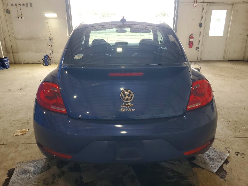 2013 Volkswagen Beetle მანქანა იყიდება აუქციონზე, vin: 3VWVT7AT2DM685827, აუქციონის ნომერი: 61722496