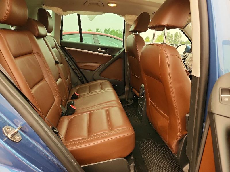 61158116 :رقم المزاد ، WVGLV7AX8HK010046 vin ، 2017 Volkswagen Tiguan مزاد بيع