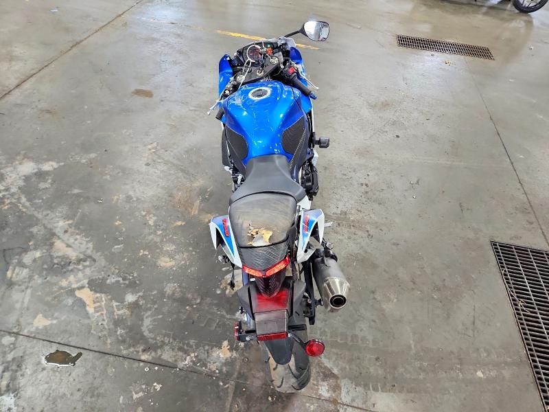 62915956 :رقم المزاد ، JS1GN7FA1B2101767 vin ، 2011 Suzuki Gsx-r600 مزاد بيع