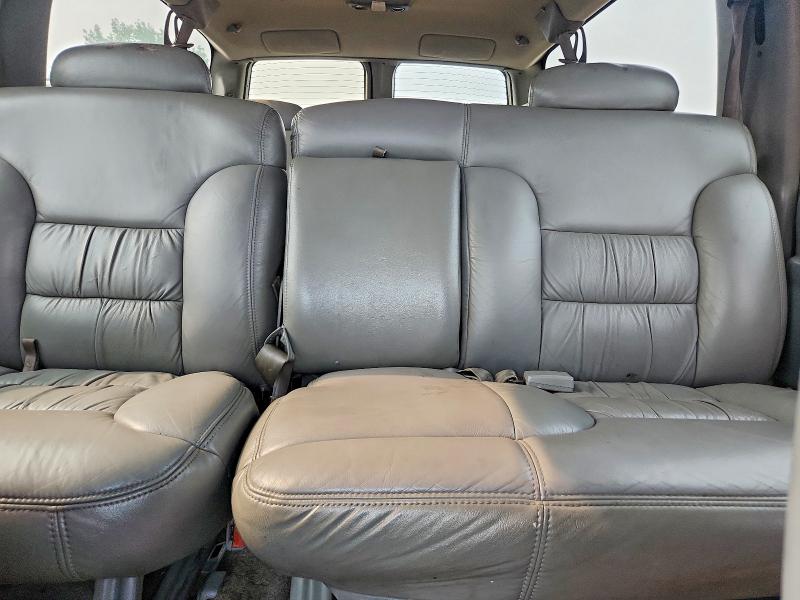 61312606 :رقم المزاد ، 3GNEC16R3XG143255 vin ، 1999 Chevrolet Suburban مزاد بيع