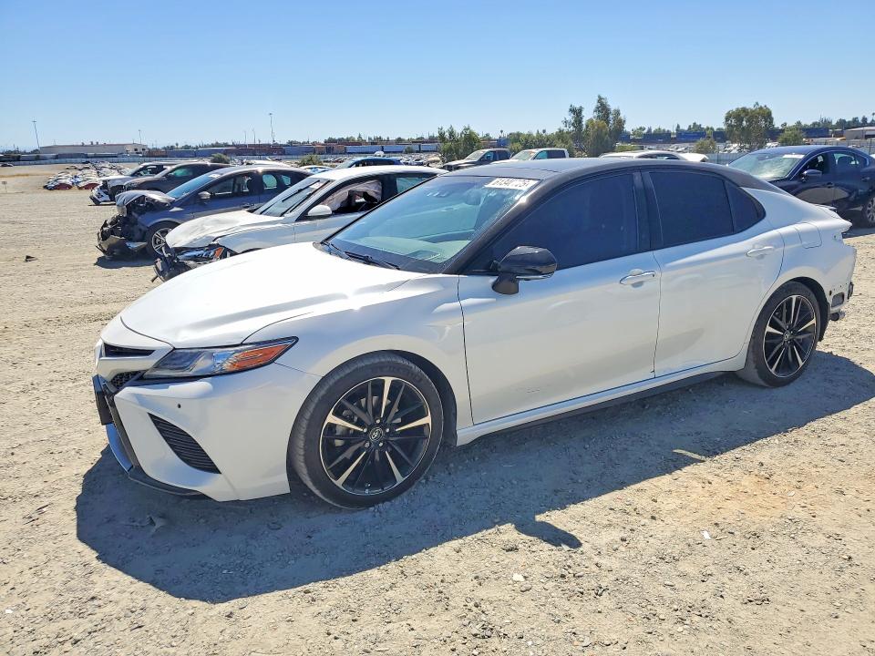 Продаж на аукціоні авто 2018 Toyota Camry, vin: 4T1B61HK8JU106253, номер лоту: 61340726