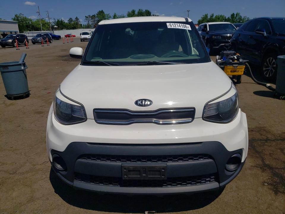 2018 Kia Soul მანქანა იყიდება აუქციონზე, vin: KNDJN2A21J7576559, აუქციონის ნომერი: 61214106