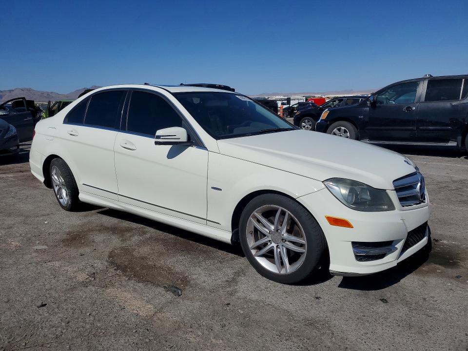 2012 Mercedes-benz C მანქანა იყიდება აუქციონზე, vin: WDDGF4HB9CF853286, აუქციონის ნომერი: 59395166